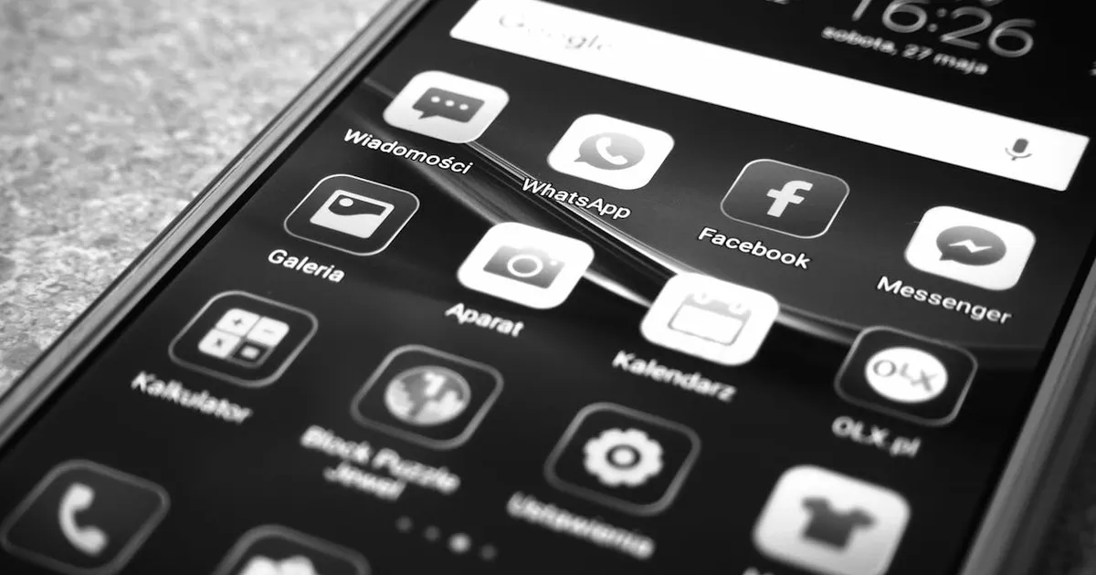 Langkah-langkah download APK Luxury138 dari situs resmi di browser Android