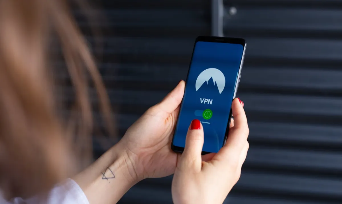 Ilustrasi cara kerja link alternatif Luxury138 untuk bypass pemblokiran ISP